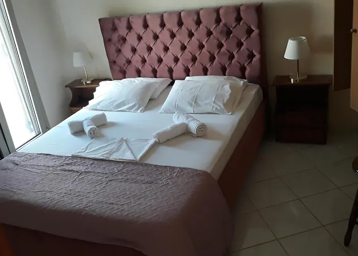 Pela Apartments